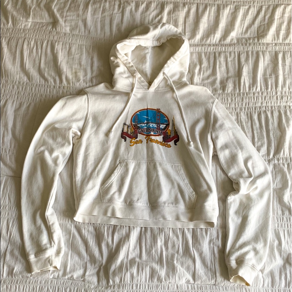 JOHN GALT White San Francisco Graphic Cropped Hooded Sweatshirt One Size